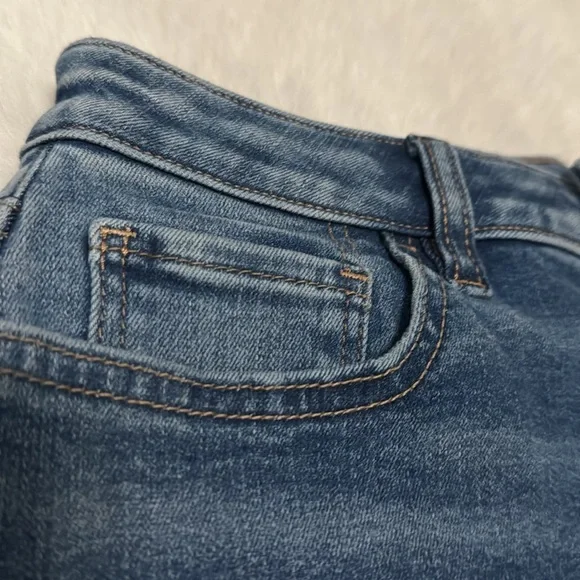 SILVER JEANS CO Raw Hem Denim Shorts ~ NWT - Picture 4 of 10